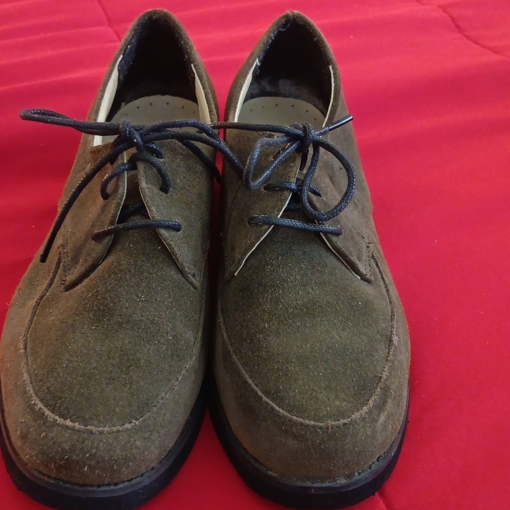 Women hush puppies